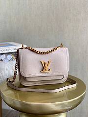 Louis Vuitton | Lockme Chain Bag - M57072 - 23 x 16 x 10 cm - 1
