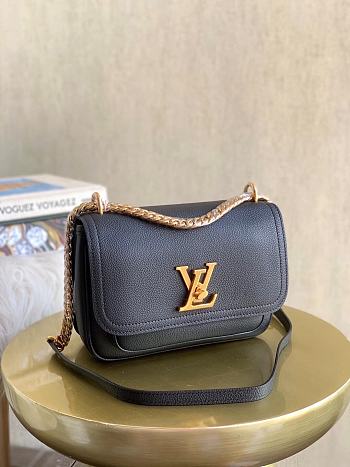 Louis Vuitton | Lockme Chain Bag - M57073 - 23 x 16 x 10 cm
