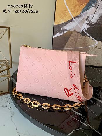 Louis Vuitton |  Pochette Coussin PM Fall in Love M58739 26 x 20 x 12 cm