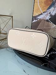 Louis Vuitton | Neverfull MM Creme Monogram M58525 - 5