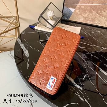 Louis Vuitton | Zippy Vertical Wallet LV x NBA SEASON 2 - M80548 - 10 x 20 x 2 cm