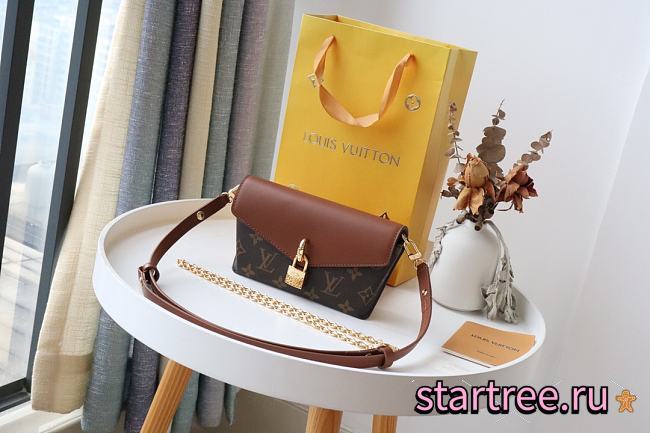 Louis Vuitton | Padlock On Strap bag - M80763 - 19 x 11 x 3 cm - 1