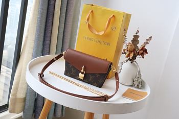 Louis Vuitton | Padlock On Strap bag - M80763 - 19 x 11 x 3 cm