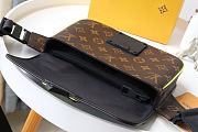 Louis Vuitton |  S Lock Sling Bag  - M45864 - 21 x 15 x 4 cm - 3