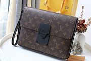 Louis Vuitton |  S LOCK A4 POUCH - M80560 - 27 x 21 x 3.5 cm - 1