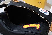 Louis Vuitton | LV x NBA SEASON 2 Cloakroom Dopp Kit - M58515 - 15 x 24 x 15 cm - 5