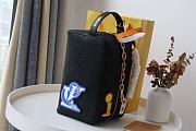 Louis Vuitton | LV x NBA SEASON 2 Cloakroom Dopp Kit - M58515 - 15 x 24 x 15 cm - 3