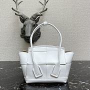 Bottega Veneta | Arco White -  600606 - 29 x 9 x 29  cm - 1