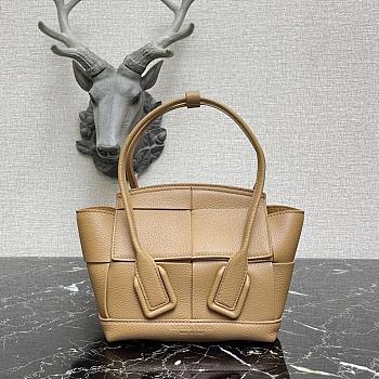 Bottega Veneta | Arco Caramel -  600606 - 29 x 9 x 29  cm