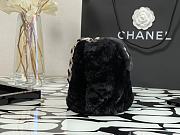 Chanel | Shearling Bucket Bag - AS2257 - 16 x 18 x 12cm - 5