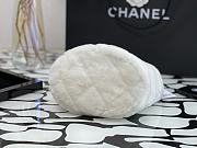 Chanel | Shearling Bucket White Bag - AS2257 - 16 x 18 x 12cm - 2