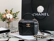 CHANEL | Black Hexagon Vanity Case - AS2630 - 15 x 10 x 11 cm - 2