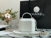 CHANEL | White Hexagon Vanity Case - AS2630 - 15 x 10 x 11 cm - 4