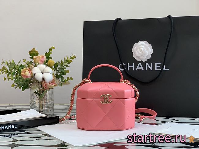 CHANEL | Pink Hexagon Vanity Case - AS2630 - 15 x 10 x 11 cm - 1