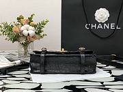 Chanel | Aged Calfskin Messenger Bag - AS2696 - 17 x 25 x 8 cm - 4