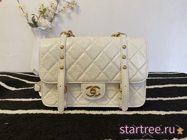 Chanel | White Aged Calfskin Messenger Bag - AS2696 - 17 x 25 x 8 cm - 1