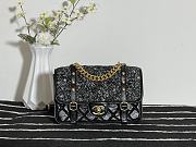Chanel | Tweed Aged Calfskin Messenger Bag - AS2696 - 25 x 17 x 8cm - 1