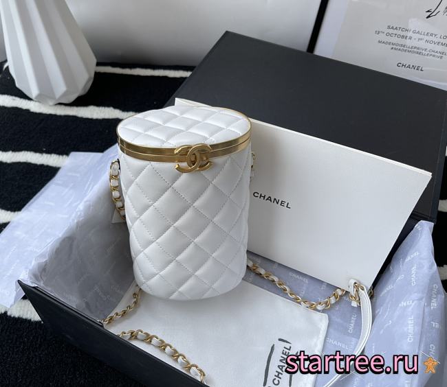 CHANEL | White Lambskin Box Bag - AS2641 - 16 × 12 × 10 cm - 1