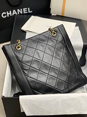 CHANEL | Small Shopping Bag - AS2295 - 30 x 29 x 7.5 cm - 3