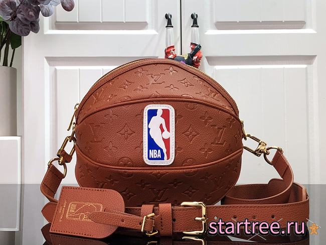 Louis Vuitton | LV x NBA Ball In Basket - M57974 - 30 x 42 x 11 cm - 1