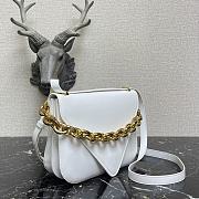 Bottega Veneta | Mount White Bag - 667398 - 27 x 20 x 7 cm - 4