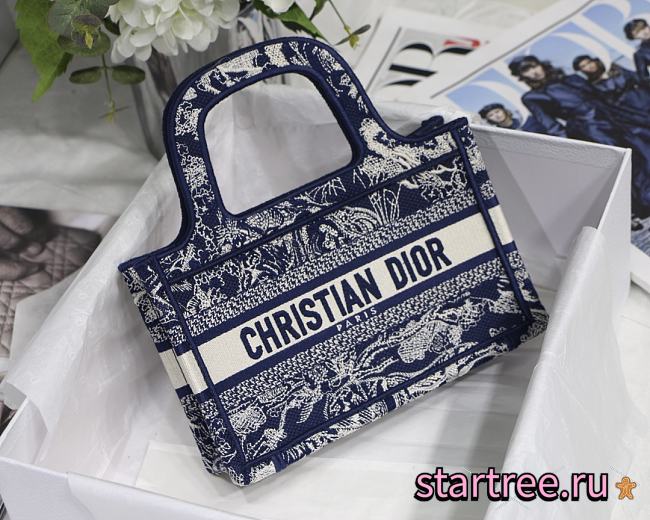 DIOR | Book Tote Blue Toile de Jouy Embroidery - S5475 - 23x17x7cm - 1