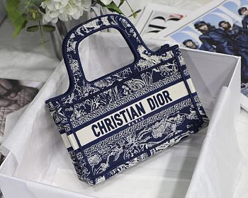 DIOR | Book Tote Blue Toile de Jouy Embroidery - S5475 - 23x17x7cm