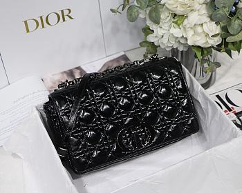 DIOR | Large Caro Bag Patent Black - M9243 - 28 cm x 17 cm x 9 cm