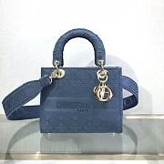 DIOR | Medium Lady D-Lite Blue Bag  - M0565O - 24 x 20 x 11 cm - 1