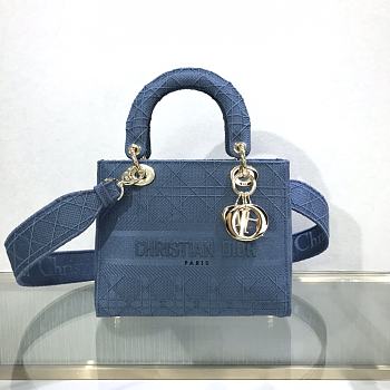DIOR | Medium Lady D-Lite Blue Bag  - M0565O - 24 x 20 x 11 cm