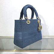 DIOR | Medium Lady D-Lite Blue Bag  - M0565O - 24 x 20 x 11 cm - 2