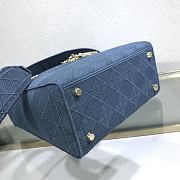 DIOR | Medium Lady D-Lite Blue Bag  - M0565O - 24 x 20 x 11 cm - 3