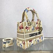 DIOR | Medium Lady D-Lite Bag Beige Multicolor Hibiscus - M0565 - 24x20x11cm - 3
