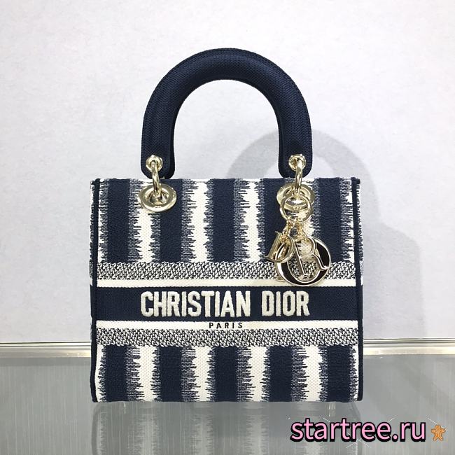 DIOR Medium Lady D-Lite Bag Blue/White D-Stripes - M0565 - 24 x 20 x 11 cm - 1