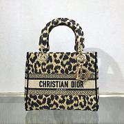 DIOR | Medium Lady D-Lite Beige Multicolor Mizza - M0565O - 24 x 20 x 11 cm - 1