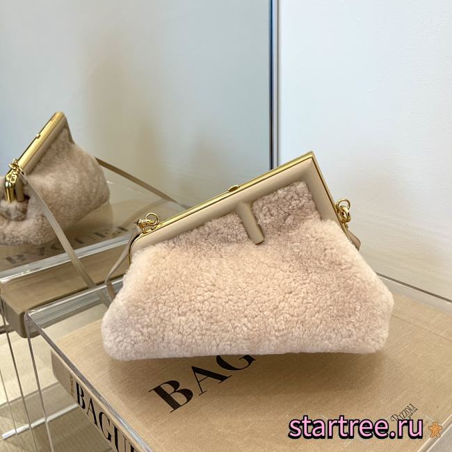 FENDI | First Medium Pink sheepskin bag - 8BP127 - 32.5 x 15 x 23.5 cm - 1