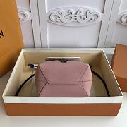 Louis Vuitton | Lock Me Backpack Mini White/Pink - 16 x 19.4 x 10 cm - 4