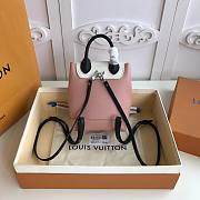 Louis Vuitton | Lock Me Backpack Mini White/Pink - 16 x 19.4 x 10 cm - 3