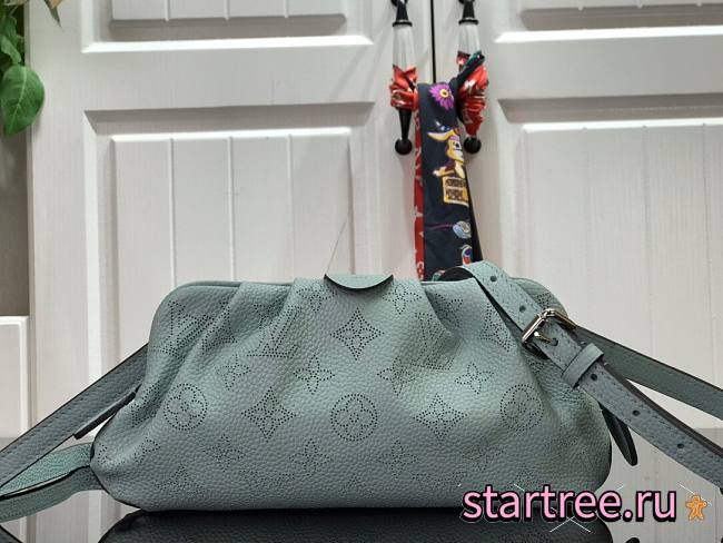 Louis Vuitton | Scala mini Vert Lagon Green pouch - M80094 - 23 x 12.5 x 5 cm  - 1