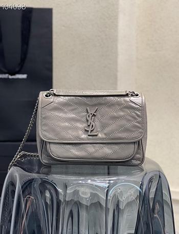 YSL | NIKI Medium Chain Bag in Gray - 498894 - 28 x 20 x 8 cm