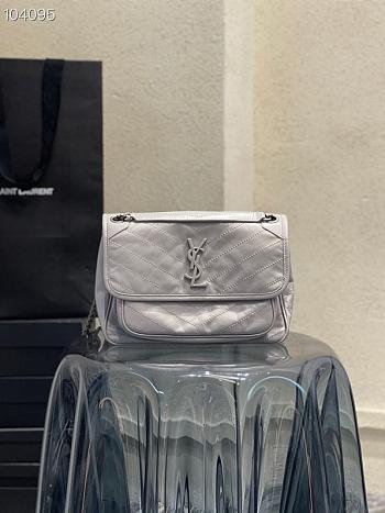 YSL | NIKI Medium Chain Bag in Light Gray - 498894 - 28 x 20 x 8 cm