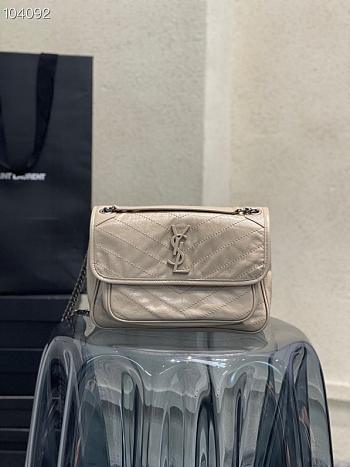 YSL | NIKI Medium Chain Bag in Beige - 498894 - 28 x 20 x 8 cm