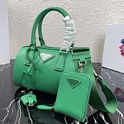 PRADA | Green Saffiano top-handle bag - 1BB846 - 20 x 11 x 11.5 cm - 2