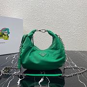 PRADA | Re-Edition 2006 nylon green bag - 1BH172 - 24 x 16 x 7 cm - 1