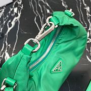 PRADA | Re-Edition 2006 nylon green bag - 1BH172 - 24 x 16 x 7 cm - 3