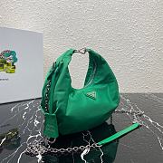 PRADA | Re-Edition 2006 nylon green bag - 1BH172 - 24 x 16 x 7 cm - 4