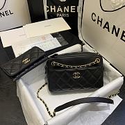 CHANEL | Camera Case With Extra Black Clutch - AS1367 - 22 x 15 x 6 cm - 5