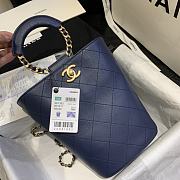 Chanel | Blue Chain handle Bucket Bag - AS1362 - 32 x 26 x 15 cm - 3
