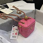 Chanel | Classic Pink Box With Chain - AP1447 - 10.5 x 8.5 x 7 cm - 5