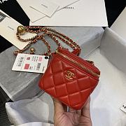 Chanel | Classic Red Box With Chain - AP1447 - 10.5 x 8.5 x 7 cm - 5